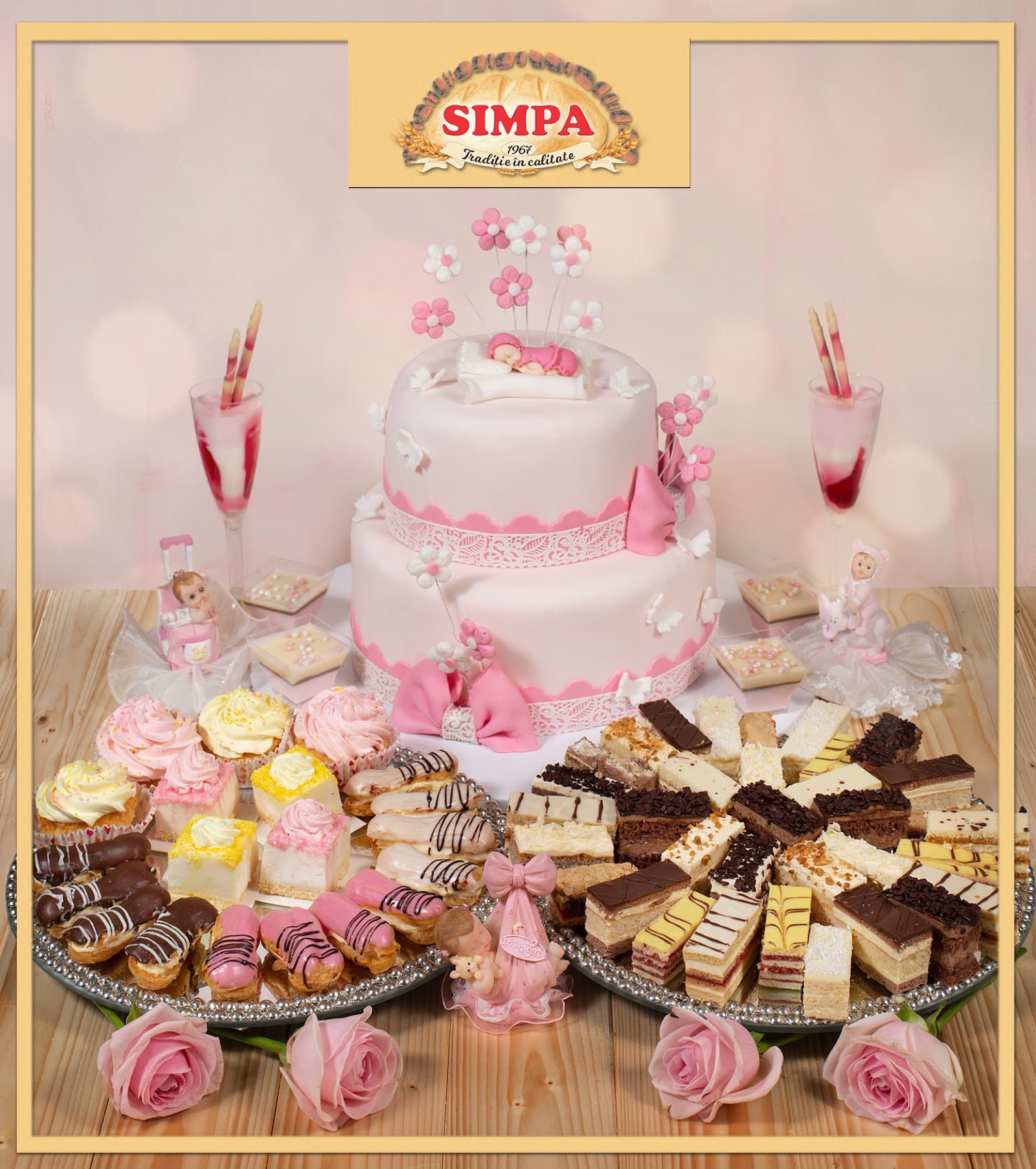 Tort festiv decorat, cofetărie Simpa
